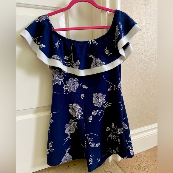 Navy and white summery jumper. Perfect for a cruise or the Summer 😇 - Picture 2 of 4